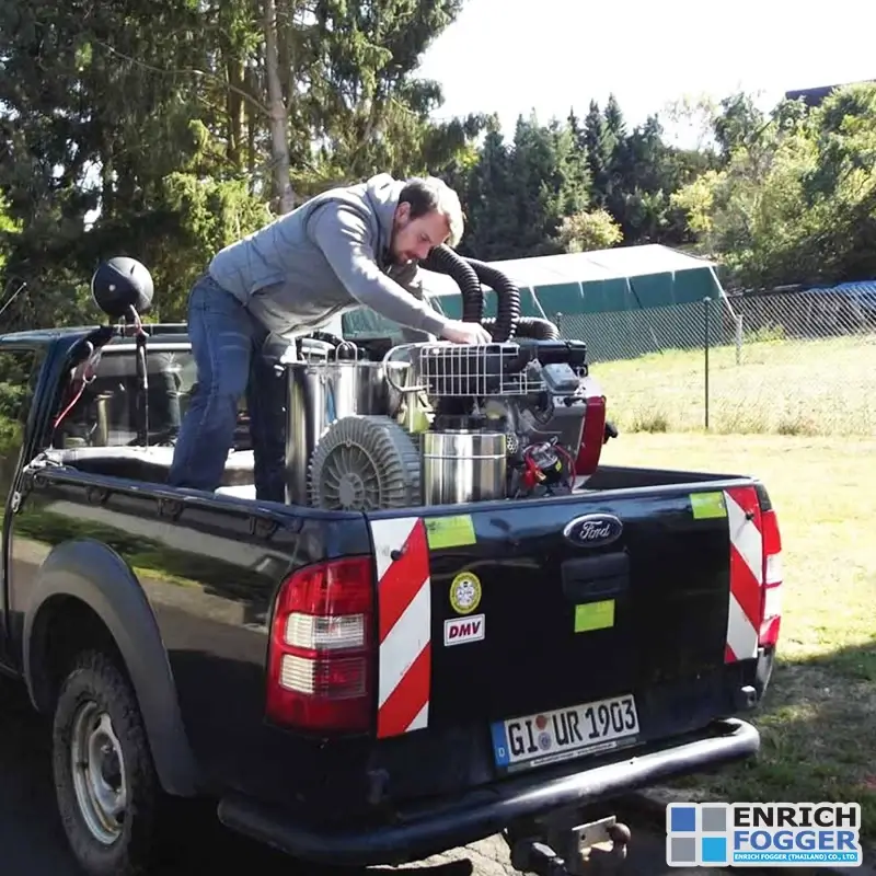 เครื่องพ่นละอองฝอยหลังรถกระบะ AIROFOG UM4 ภาพหน้างาน